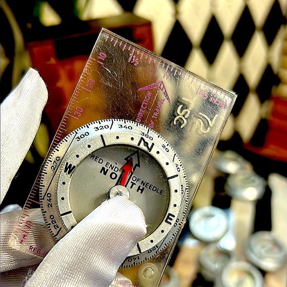 Vintage Compasses Set of 12 Silva in Wooden Box – Classic Scout Gear Collectible - Picture 16 of 16